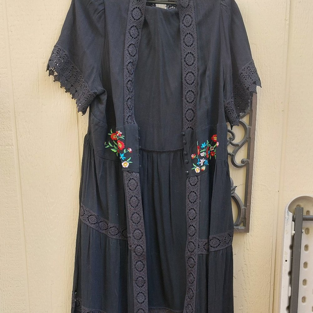 Forever 21 black kimono duster with embroidered flowers , Stevie Nicks, Bohemian